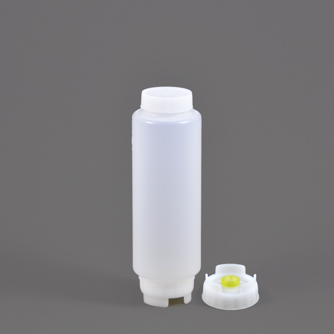 CB20-220-12 - 20 oz FIFO Bottle™, medium valve cap, pack 12